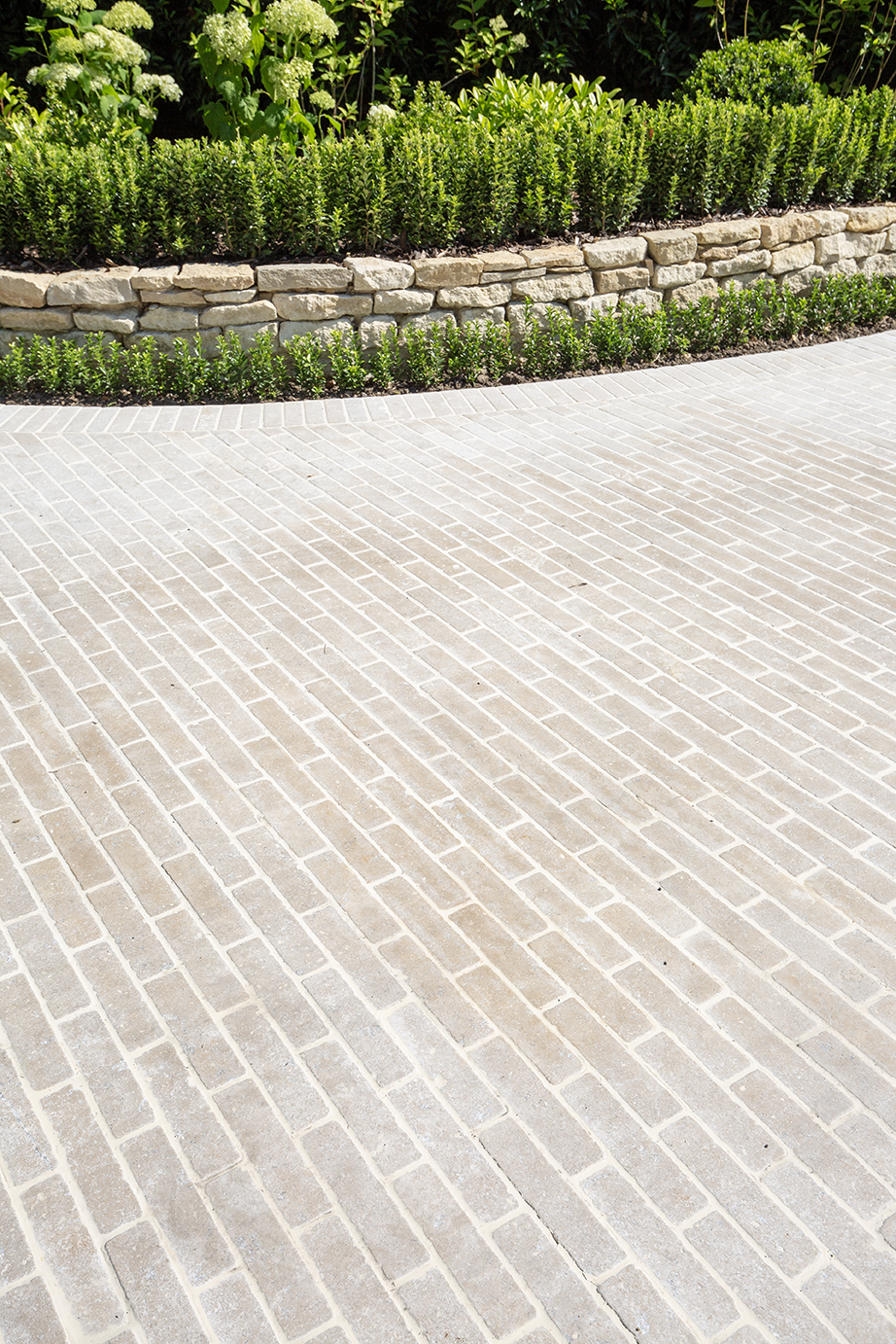 Dijon Tumbled Outdoor Limestone Brick Cobbles